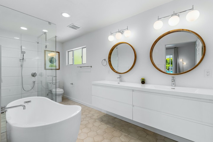 Bathroom photo
