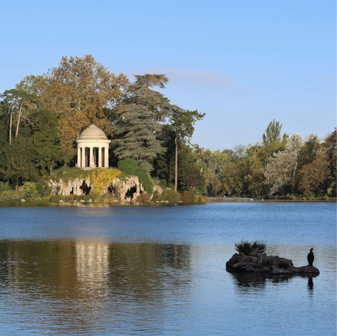 Take a stroll through Bois des Vincennes