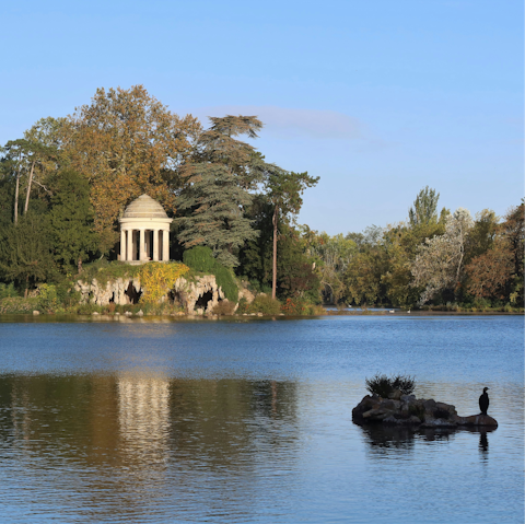 Take a stroll through Bois des Vincennes