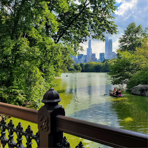 Take a leisurely stroll to Central Park, seventeen minutes away