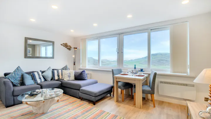 Wonder Bay, Mumbles, Swansea | Plum Guide