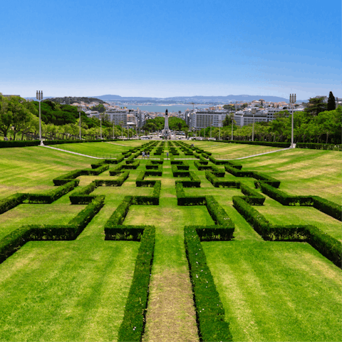 Wander up to the lush Parque Eduardo VII in four minutes