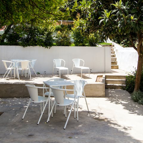 Rustle up a home cooked meal to eat al fresco in the communal patio area