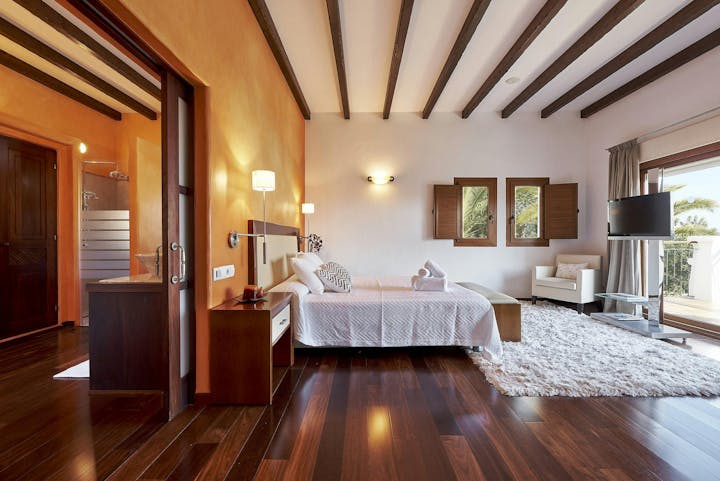 Bedroom photo