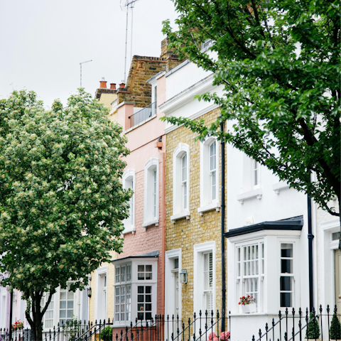 Stay in Chelsea, a short walk from the bustling King's Road