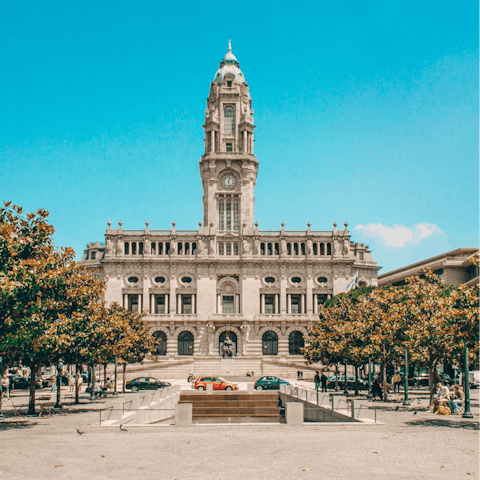 Discover Porto when you stay two minutes from the São Bento station