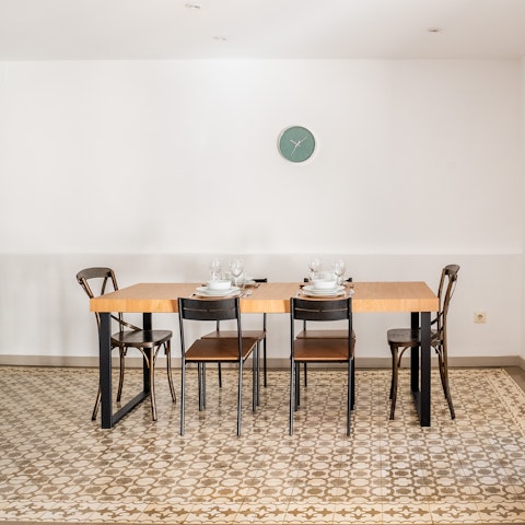 Rustle up breakfast in the smart kitchen area