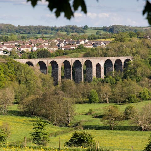 Enjoy a refreshing retreat in the Somerset countryside