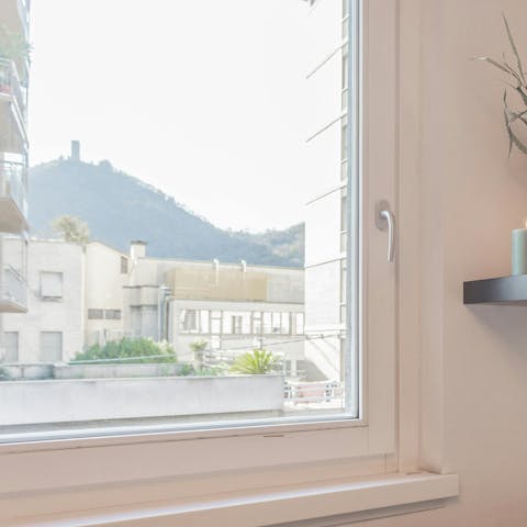 Take in the view of one of the city's landmarks from the living room