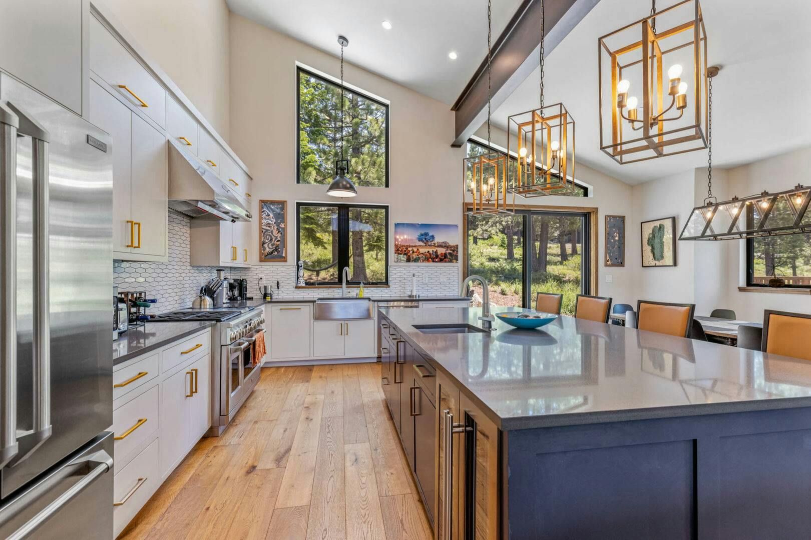 Quiet Pinnacle Residence