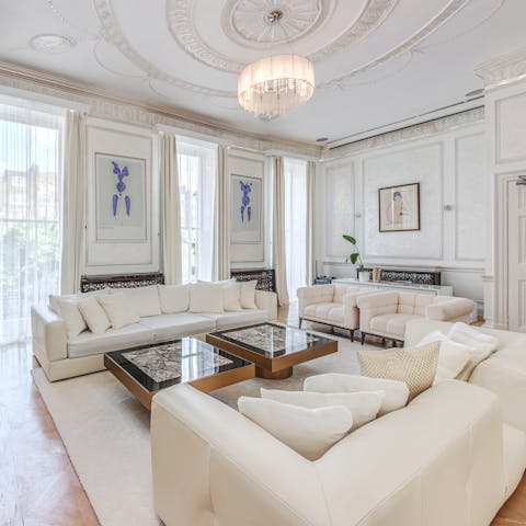 Unwind in the light-filled living area after sightseeing