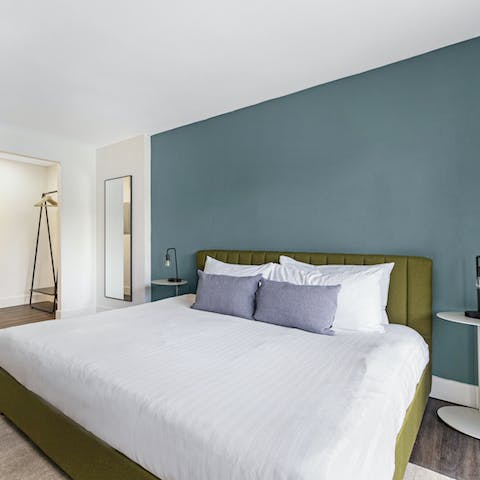 Get some rest in the comfy bedroom after a night out in Fort Lauderdale