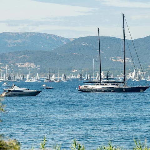 Walk down to the seafront, just one-minute away