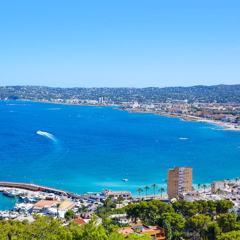 Enjoy the natural beauty of the Costa Blanca, with your nearest sandy beach a six-minute drive away