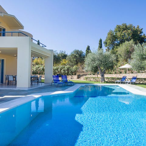 Splash about in the private swimming pool on clear afternoons
