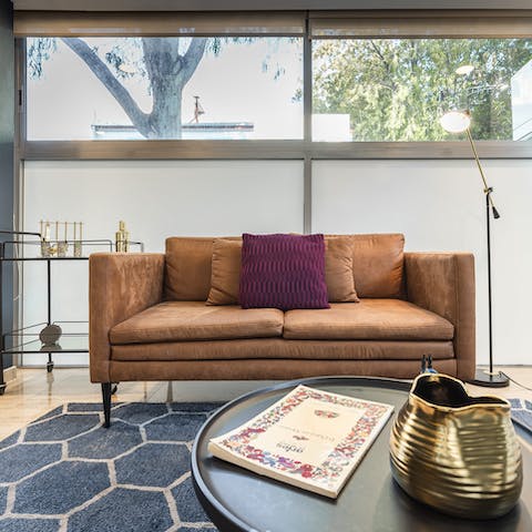 Lounge in chic interiors