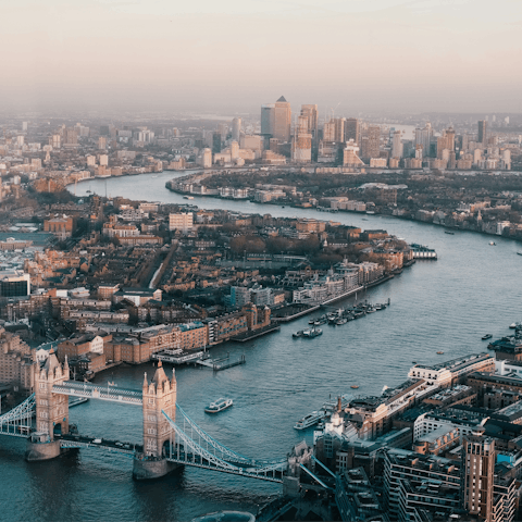 Set sail on a sightseeing adventure across London