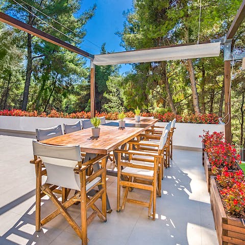 Dine alfresco in style on these director deck chairs