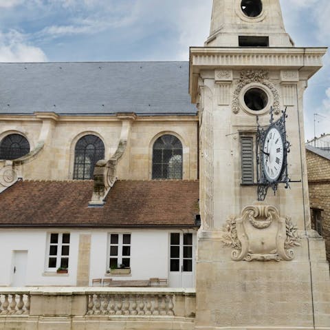 Stay on the charming Ile Saint-Louis island