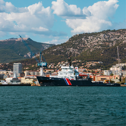 Spend the day in Toulon, not far by car