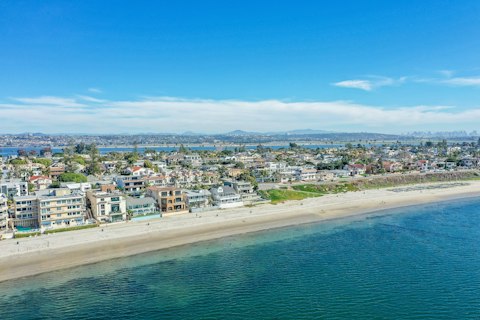 Sprawl out on Mission Bay Beach, right on your doorstep
