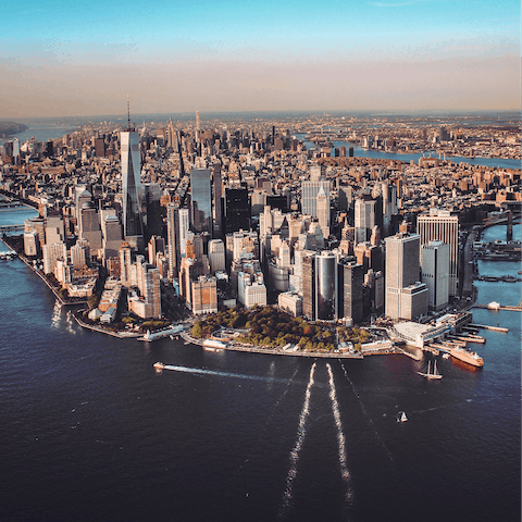 Experience life in Manhattan from this Upper West Side location