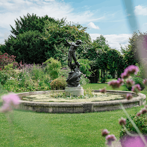 Begin your stay with a stroll through Regent’s Park