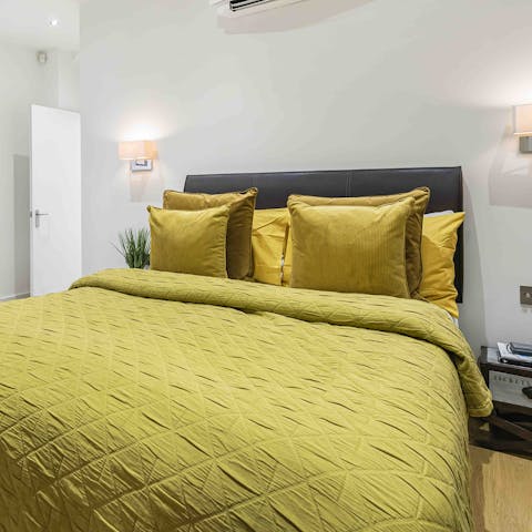 Have a good night's sleep in the plush bedrooms