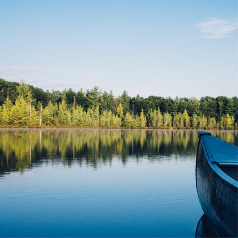 Enjoy your stay on the shores of the gorgeous Howells Mere Lake