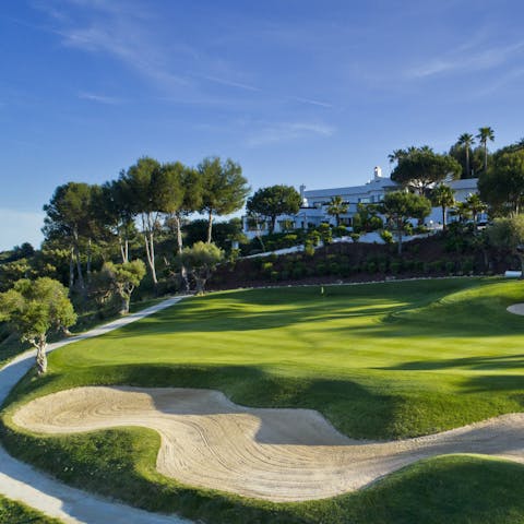 Tee off from the golf course, just one kilometre away