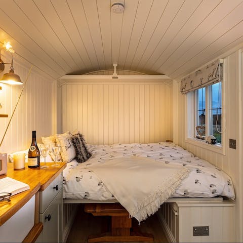 Transform the dining area into a cosy bed when the sun sets