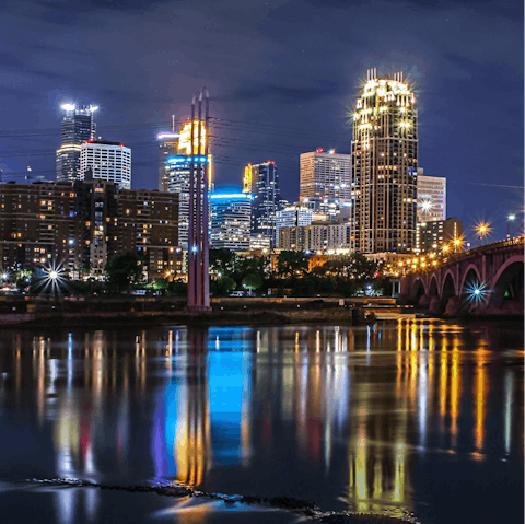 Walk to Downtown Minneapolis in ten minutes