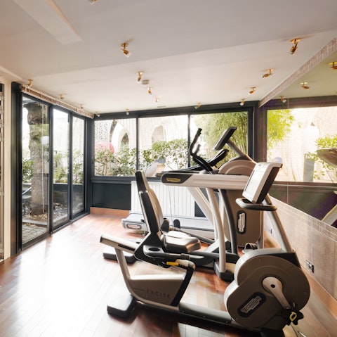 Make a beeline for the shared gym each morning for an invigorating start to the day