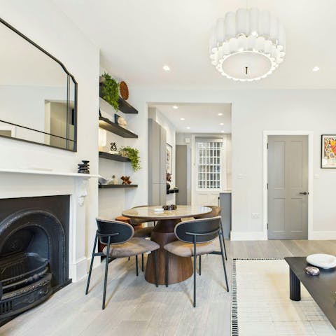 Cook in the well-equipped kitchen or dine out in style