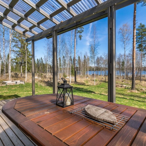 Enjoy the views of lake Avusjärvi, 100m from the home