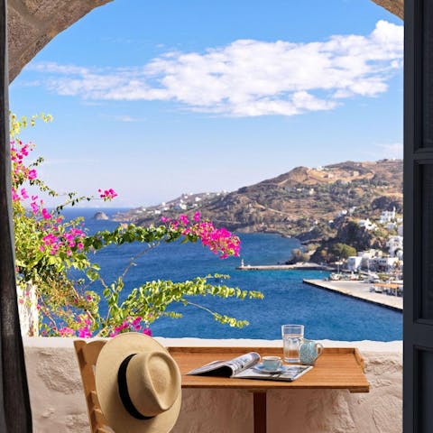 Enjoy your morning coffee out on the terrace and gaze out to the rooftops ofSkala