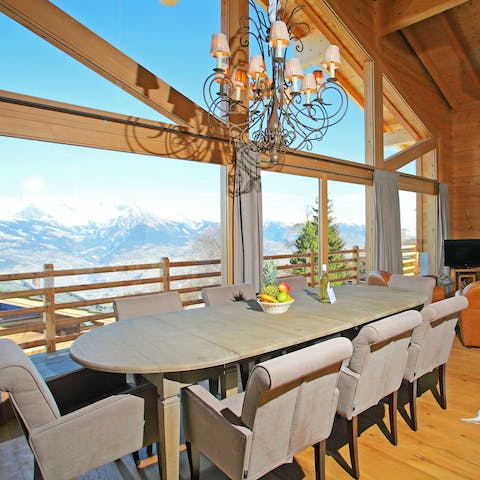 Organise big group dinners as the sun sets around the large dining table