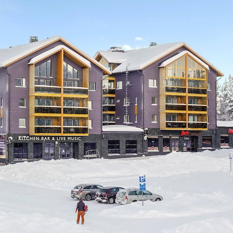 Enjoy après-ski in the downstairs bar
