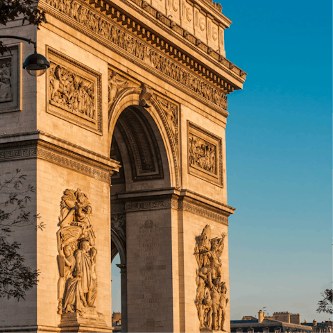 Take a stroll down Avenue de la Grande Armée to the nearby Arc de Triomphe