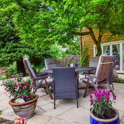 Dine alfresco at every opportunity