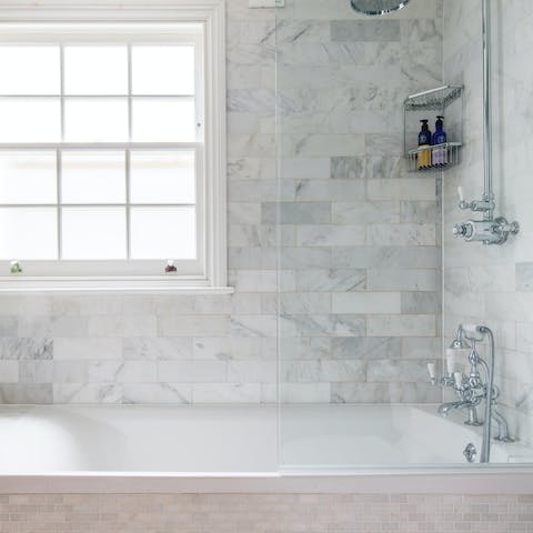 A luxurious master bathroom