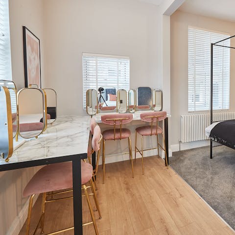 Feel right at home thanks to feminine touches