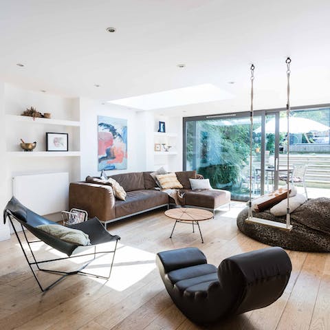 Beautiful, bright open plan living