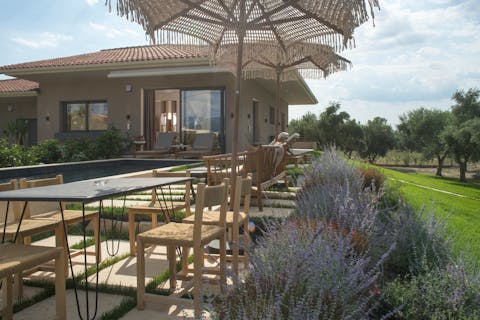 Look forward to tucking into a spot of lunch in the sunshine