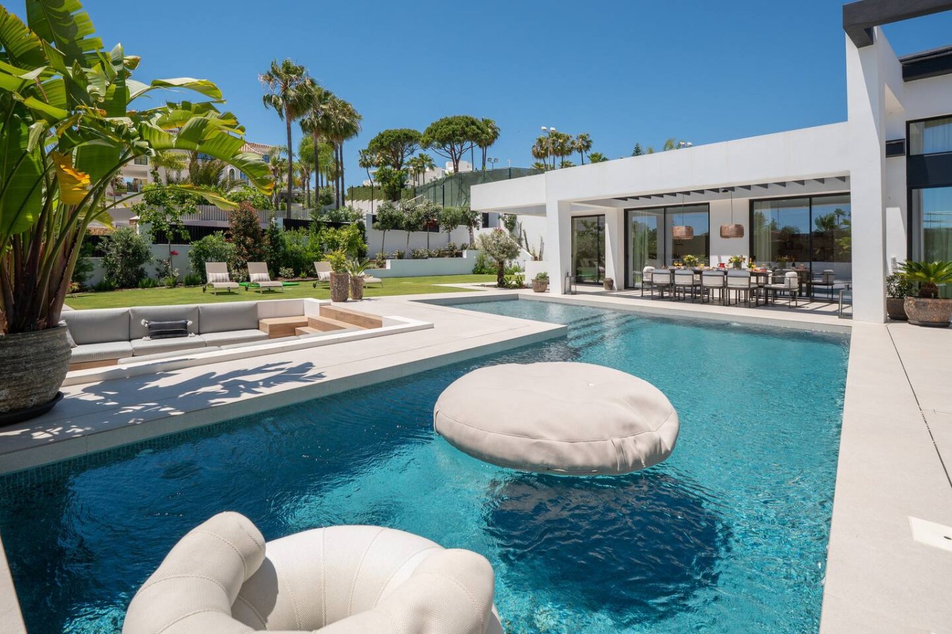 Sleek Paradise