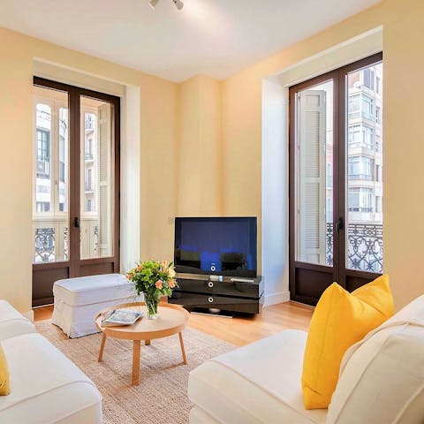 Open up the French doors and drink in the city's atmosphere