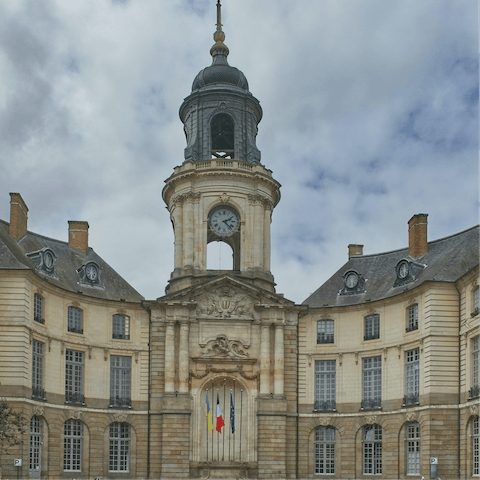 Enjoy the stunning architecture of Rennes, with the historic centre just a short walk from your home