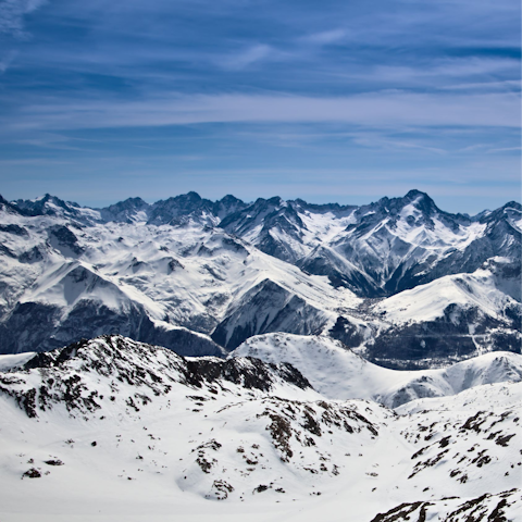 Stay in the heart of Alpe d’Huez, a stone's throw from the resort's best restaurants, bars, and shops