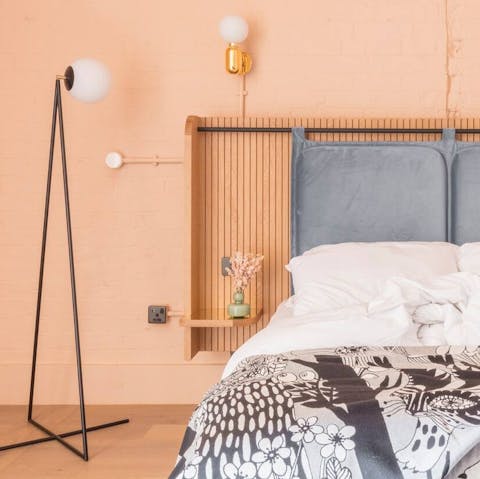 Sleep well in the king-size bed