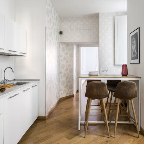 Take inspiration from the traditional neighbourhood trattorias and make your own version of Roman classics in the kitchen
